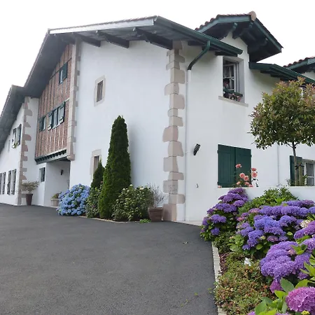 Alojamento de Acomodação e Pequeno-almoço Maison D'hôte Iparra- Pays Basque 4*
